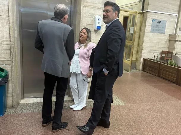 La escribana de Manuel Adorni declara en Comodoro Py