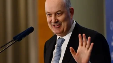 Federico Sturzenegger, autor intelectual de la Reforma Laboral, durante una reunión con representantes sindicales