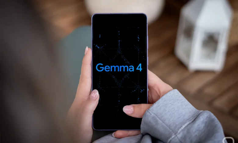 Imagen de un móvil Android con la app de Gemma 4 en la pantalla