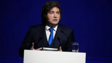 Javier Milei hablando en el AmCham Summit 2026