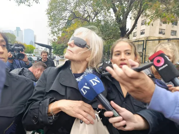 Imagen de la jubilada Beatriz Viegas declarando en Comodoro Py