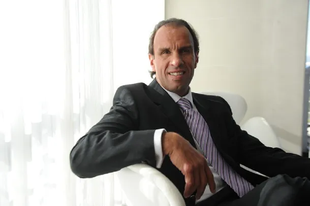 Imagen de Carlos Fernando Navarro Montoya, el Mono Navarro Montoya, en una conferencia de prensa