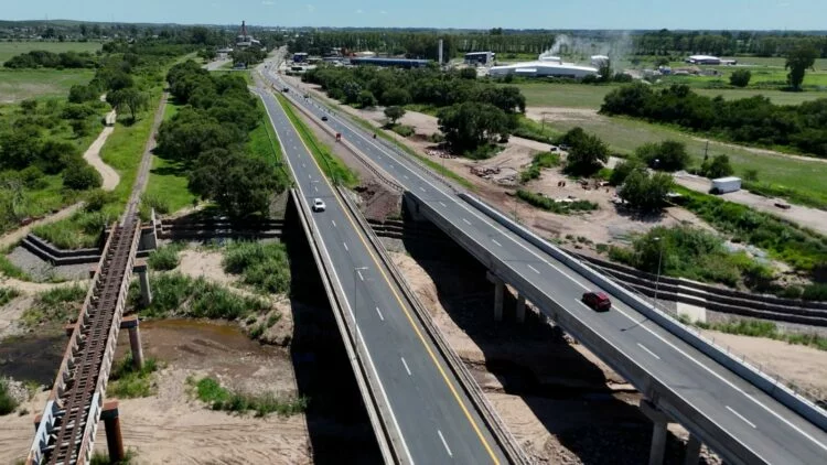 Trabajos de rehabilitación de calzada en el arco norte de la avenida Circunvalación de Córdoba
