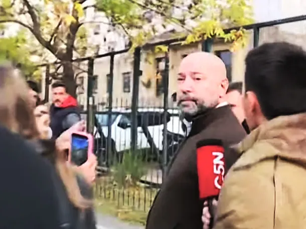 Diego Spagnuolo saliendo de los tribunales de Comodoro Py