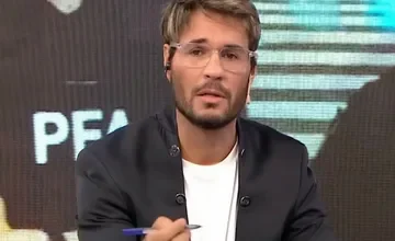 Tomás Dente, periodista argentino, en un momento de su programa televisivo