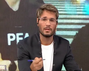 Tomás Dente, periodista argentino, en un momento de su programa televisivo