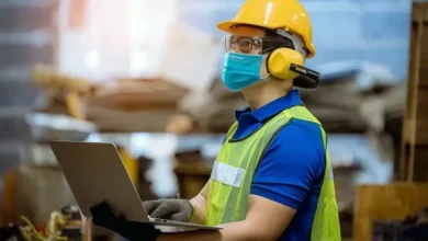 Imagen de una persona trabajando, representando el programa Volver al Trabajo