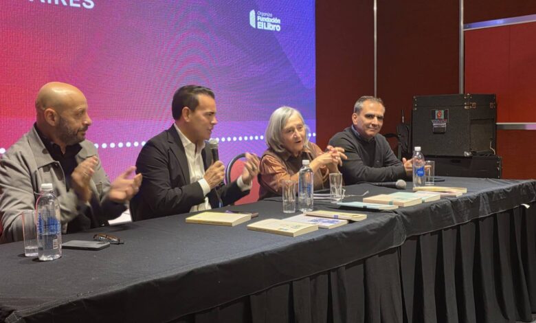 Imagen de las obras poéticas de Susana Romano Sued y Susana Cabuchi en la Feria del Libro de Buenos Aires