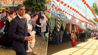 Imagen de una mujer con bronceado artificial en la Feria de Sevilla