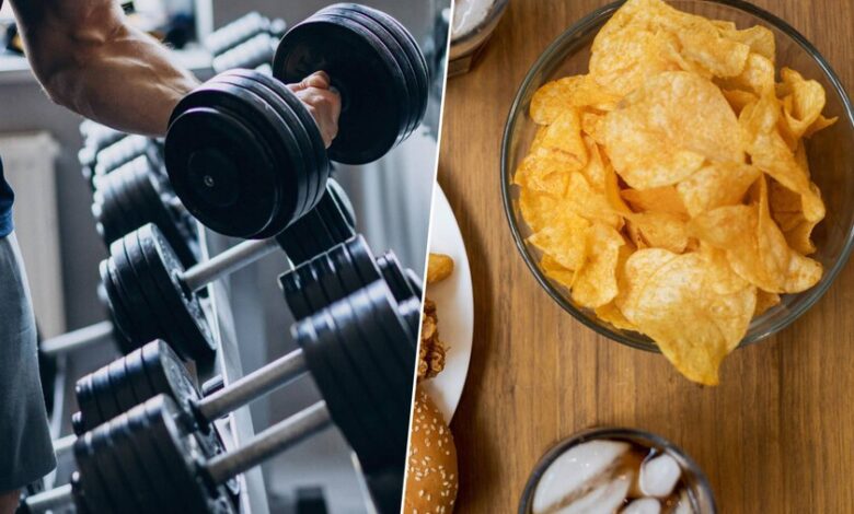 Persona haciendo ejercicio mientras come alimentos saludables