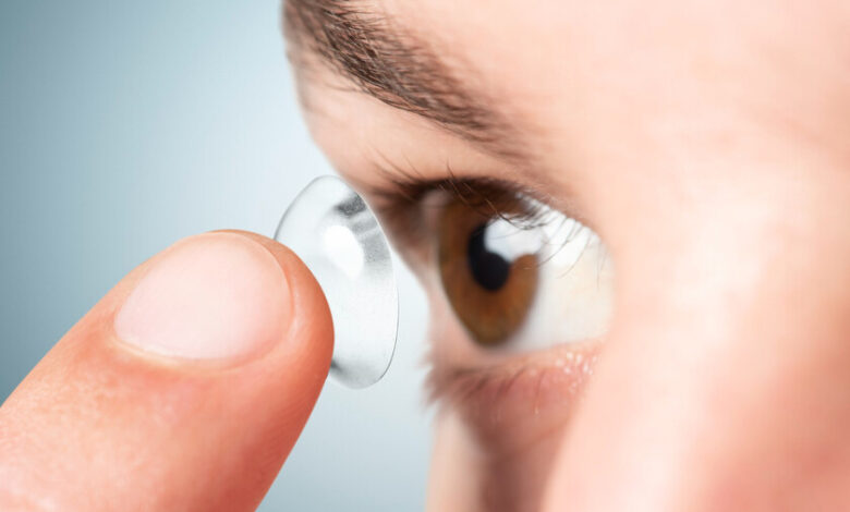 Ilustración de lentillas inteligentes para el tratamiento de la depresión