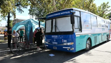 Consultorio móvil de APROSS + Cerca en un barrio de Córdoba