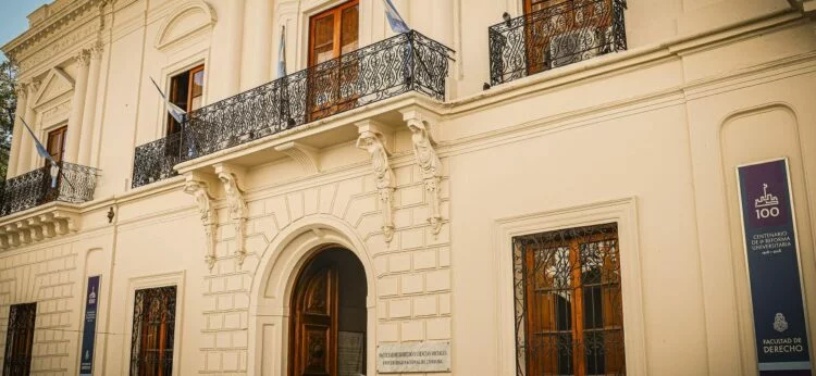 Denuncia por uso ilegal de datos privados en la Universidad Nacional de Córdoba