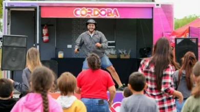 Imagen de la comunidad en un evento de 'Córdoba Cerca Tuyo' con servicios y actividades recreativas