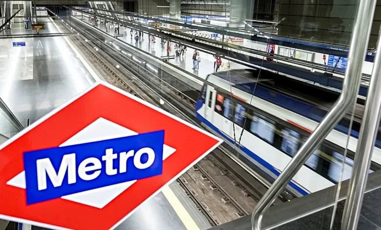 Imagen de un torno de pago con tarjeta en el Metro de Madrid