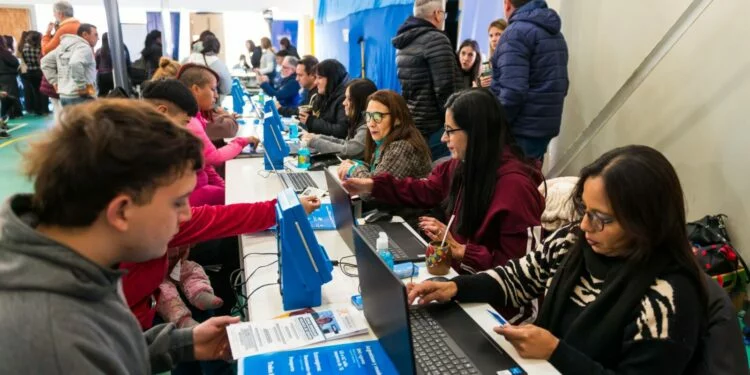 Imagen de la jornada 'Córdoba Con Vos' en Ampliación Ferreyra con vecinos y funcionarios