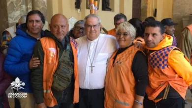 Monseñor Rossi recibe a trabajadores informales en la Catedral de Córdoba
