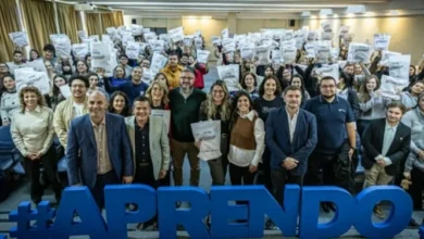 Voluntarios universitarios brindando apoyo pedagógico en Córdoba