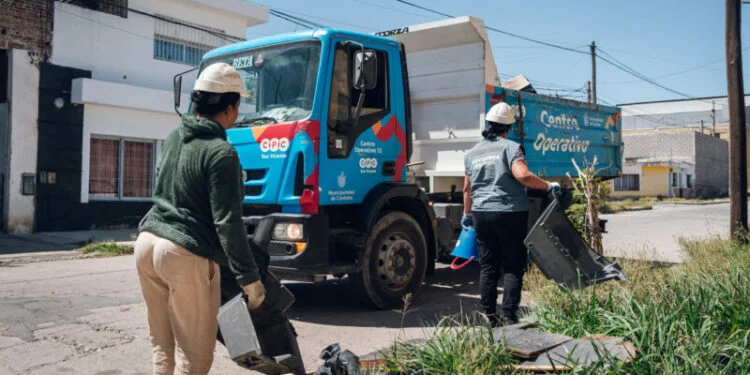 Operativo de limpieza contra el dengue en Córdoba
