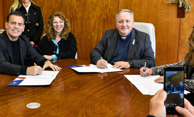 Firma del acuerdo de colaboración entre la Agencia Córdoba Cultura, la Fundación Desafiarte y la UCC