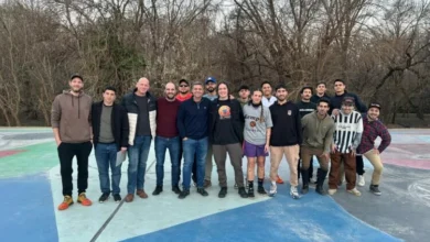 Jugadores de básquet en el Parque del Kempes
