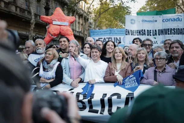 Axel Kicillof en la Marcha Federal Universitaria