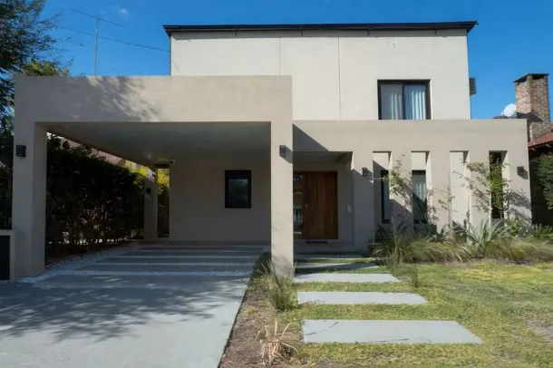 Imagen de la casa de Manuel Adorni en el barrio privado Indio Cua