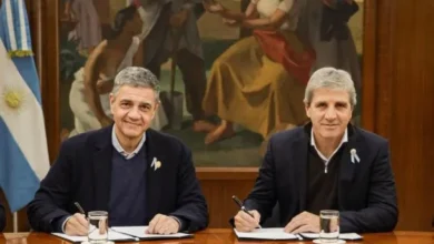 Firma del acuerdo entre Nación y Ciudad de Buenos Aires para cancelar deuda con bonos