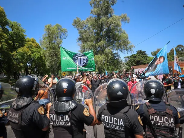 Protesta en General Paz contra el cierre de PyMEs