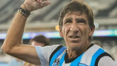 Imagen de Gustavo Costas en el banquillo de Racing