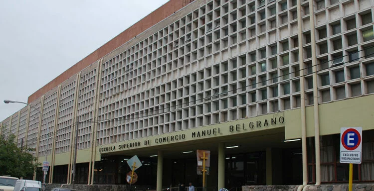 Festival en defensa de la educación pública en la Escuela Superior de Comercio Manuel Belgrano