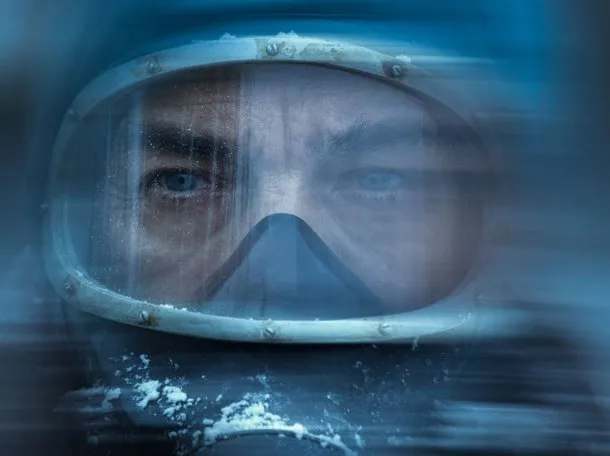 Imagen promocional de El Eternauta, mostrando a Ricardo Darín en su papel de Juan Salvo