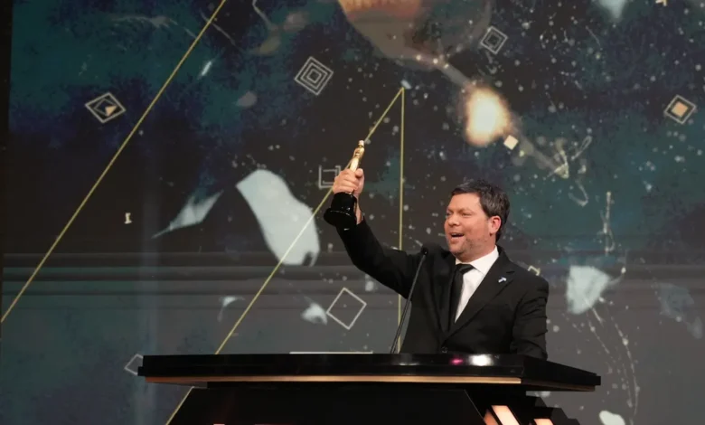 Guido Kaczka recibe el Martín Fierro de Oro 2026