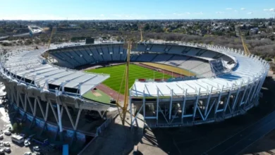 Imagen de seguridad en estadio durante un partido de fútbol