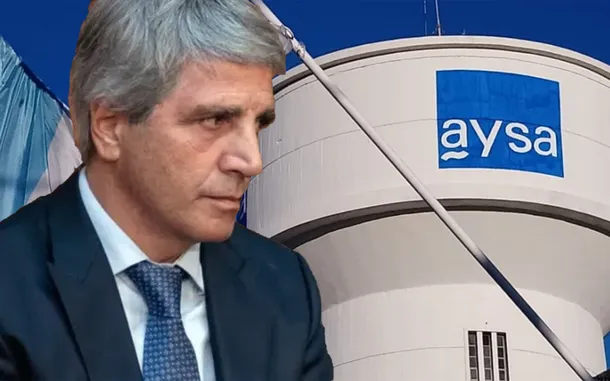 Imagen del Ministro de Economía, Luis Caputo, anunciando la privatización de AySA