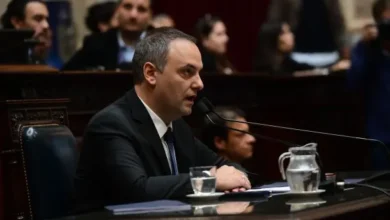 Manuel Adorni en el Congreso durante su informe de gestión