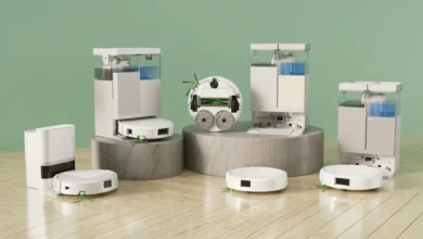 Imagen de los nuevos modelos de Roomba 2026 en acción, limpiando diferentes tipos de suelos.