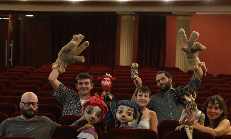 Imagen de títeres en el escenario del Teatro Real durante la función de 'Sietevidas la vuelta del gato'
