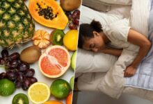 Frutas frescas sobre una mesa de madera