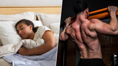 Imagen de una persona durmiendo con un fondo de músculos