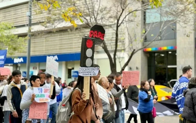 Manifestación en la Plaza San Martín por la emergencia en discapacidad