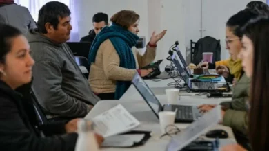 Personal de la Defensoría del Pueblo atiende a vecinos en el barrio IPV Argüello
