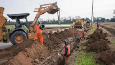 Trabajos de instalación de cañerías de agua potable en la avenida 11 de Septiembre