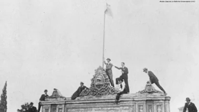 Imagen de la manifestación estudiantil de 1918 en la Casa de Trejo