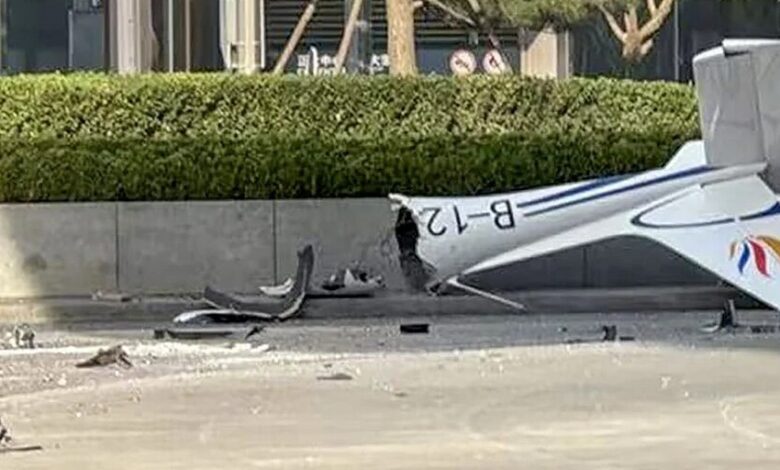 Imágenes del accidente de la avioneta en la Torre Citic en Beijing