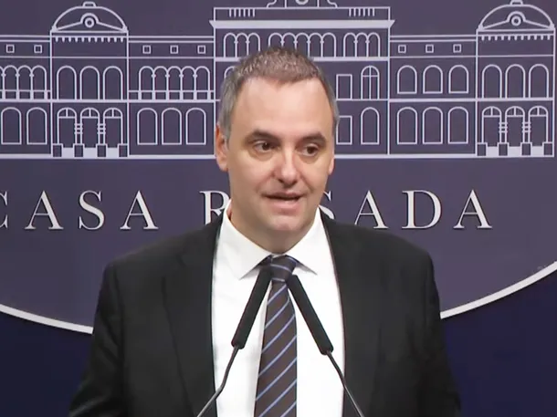 Manuel Adorni en una sesión del Congreso