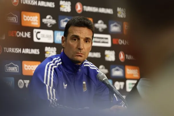 Lionel Scaloni, entrenador de la Selección Argentina, durante una conferencia de prensa
