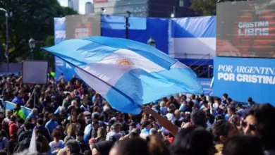 Miles de personas se reunieron en Parque Lezama para exigir la libertad de Cristina Kirchner