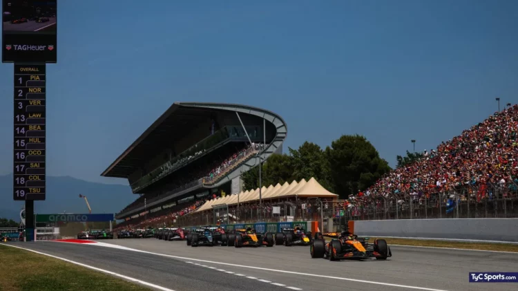 Franco Colapinto en el podio del Gran Premio de Barcelona