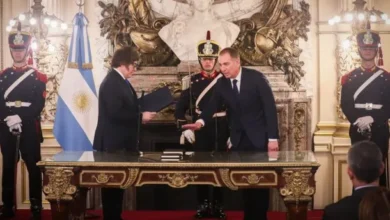 Diego Santilli y Javier Milei en una reunión oficial